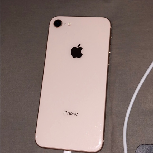IPHONE 8 - Picture 3 of 4